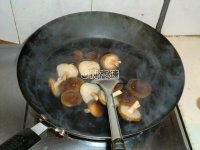 (图文)蚝油猪肝小苔菜的香菇做法-菜谱大全-食铺波菜步骤淋热油图片