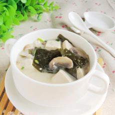 海带豆腐蘑菇汤的做法 海带豆腐蘑菇汤的做法