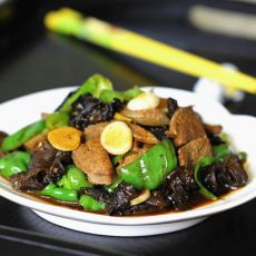 青椒爆猪肝的做法 青椒爆猪肝的做法