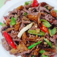 茶油白椒炒牛肉的做法 茶油白椒炒牛肉的做法