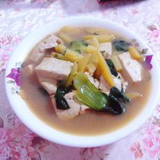 土豆油菜炖豆腐的做法 土豆油菜炖豆腐的做法