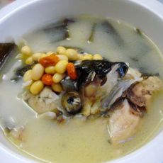 海带黄豆鱼头汤的做法步骤