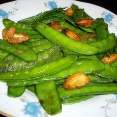 杏仁炒荷兰豆的做法 杏仁炒荷兰豆的做法