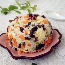 胡萝卜木耳蛋炒饭的做法 胡萝卜木耳蛋炒饭的做法