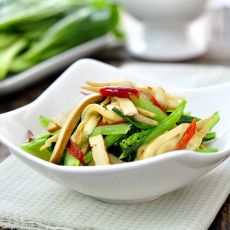 菜薹蛏子炒香干的做法 菜薹蛏子炒香干的做法