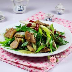 咸肉炒大蒜的做法 咸肉炒大蒜的做法