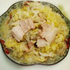 五花肉炖酸菜的做法 五花肉炖酸菜的做法