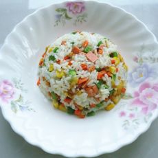 五彩什锦蛋炒饭的做法 五彩什锦蛋炒饭的做法