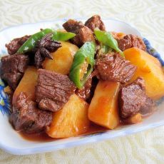 土豆烧牛肉的做法 土豆烧牛肉的做法
