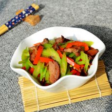 芹菜炒腊肉的做法 芹菜炒腊肉的做法