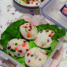 简易版饭团的做法 简易版饭团的做法