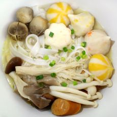 什锦蘑菇肉丸汤河粉的做法 什锦蘑菇肉丸汤河粉的做法