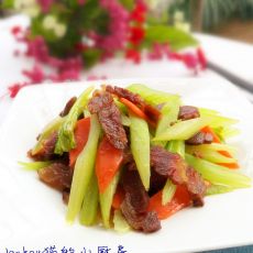 西芹炒腊肉的做法 西芹炒腊肉的做法