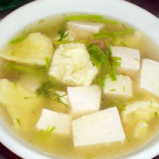 口蘑豆腐蛋皮汤的做法 口蘑豆腐蛋皮汤的做法