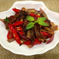 尖椒回锅牛肉的做法 尖椒回锅牛肉的做法