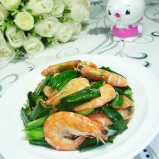 大蒜炒鲜虾的做法 大蒜炒鲜虾的做法