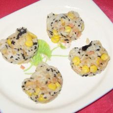 可爱小熊饭团的做法 可爱小熊饭团的做法