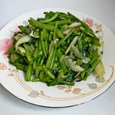 茼蒿炒元葱的做法 茼蒿炒元葱的做法