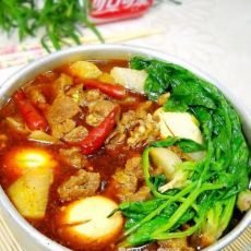 香辣红油牛肉火锅的做法 香辣红油牛肉火锅的做法