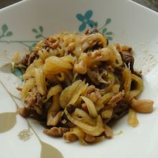 白菜蘑菇炒肉丝的做法 白菜蘑菇炒肉丝的做法