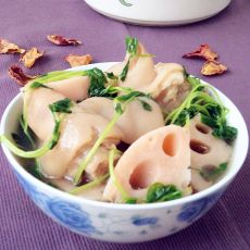 鲜藕豆苗猪蹄汤的做法 鲜藕豆苗猪蹄汤的做法