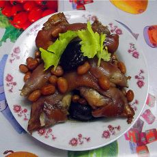 花生冬菇焖猪蹄的做法步骤
