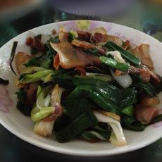 腊肉炒大蒜的做法 腊肉炒大蒜的做法