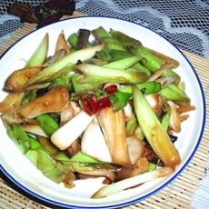 腊肉炒大蒜的做法 腊肉炒大蒜的做法