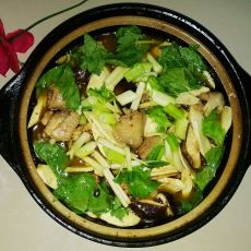 香菇竹笋鸡翅煲的做法 香菇竹笋鸡翅煲的做法
