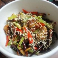 辣子鸡丁的做法 辣子鸡丁的做法