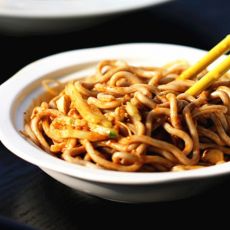 鸡丝荞麦凉面的做法 鸡丝荞麦凉面的做法