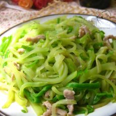 青椒肉丝炒莴笋的做法 青椒肉丝炒莴笋的做法