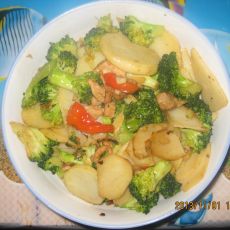 西兰花土豆片肉片的做法 西兰花土豆片肉片的做法