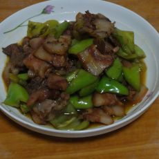 尖椒炒猪头肉的做法 尖椒炒猪头肉的做法