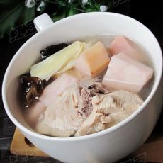芋头排骨汤的做法步骤