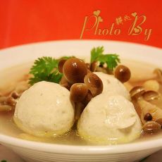 蟹味菇鱼丸汤的做法步骤