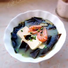补钙鲜汤 鲜虾海带豆腐汤的做法步骤