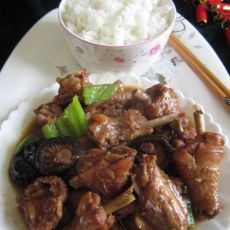 黄焖鸡米饭的做法 黄焖鸡米饭的做法