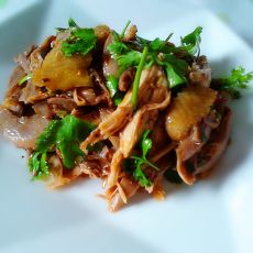 凉拌香辣鸡丝的做法 凉拌香辣鸡丝的做法