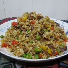 豌豆肉粒彩椒炒饭的做法步骤