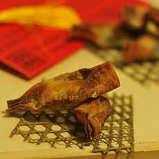 油炸糖果馄饨的做法 油炸糖果馄饨的做法