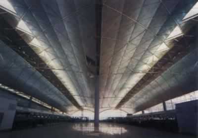 香港新国际机场竣工