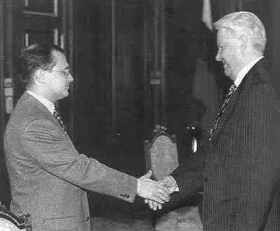 叶利钦解散俄政府，提名基里延科担任总理