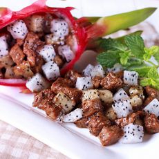 火龙果黑椒牛肉粒的做法 火龙果黑椒牛肉粒的做法