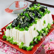 小葱皮蛋拌豆腐的做法步骤